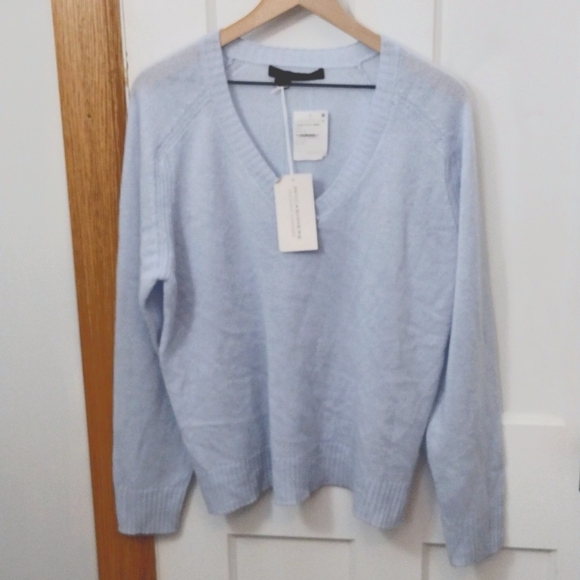 360 Cashmere Sweaters - Cashmere Sweater Size Large Blue V Neck 360 Cashmere NWT
